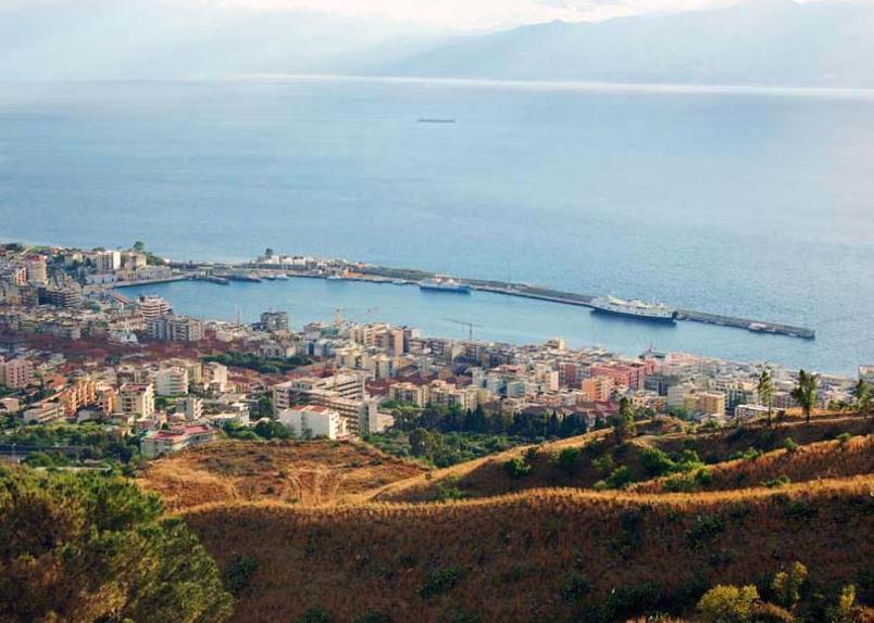 Reggio Central House Low Cost Per 4 Reggio di Calabria Exterior photo